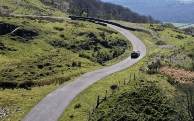 Főoldal 6 Futófarm eladó Walesben – 3,2 km-es versenypályával!