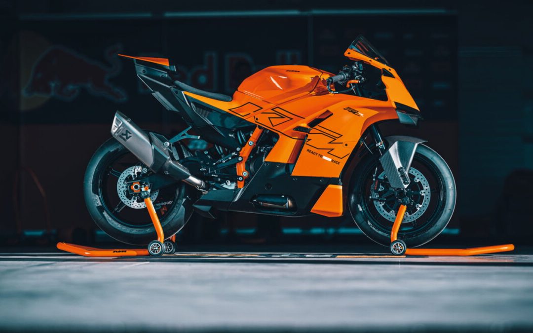 KTM bemutatja új 990 RC R szupersport modellt!