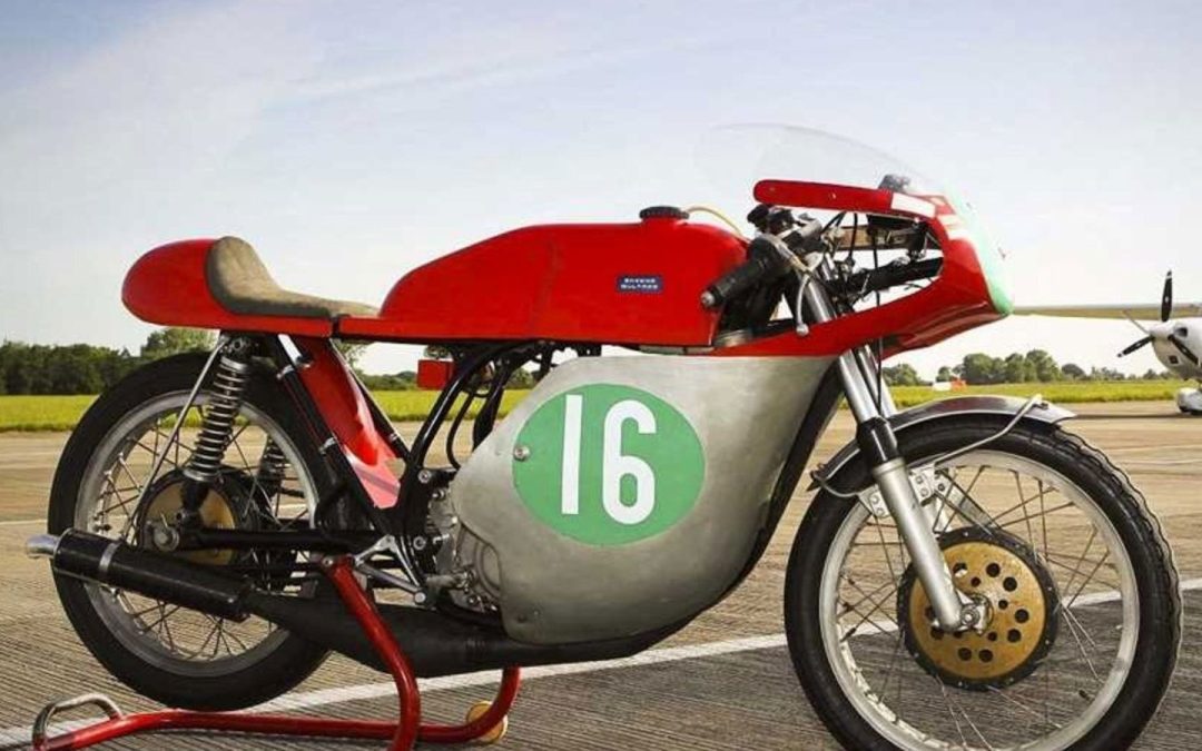 Barry Sheene első versenymotorja aukcióra kerül!