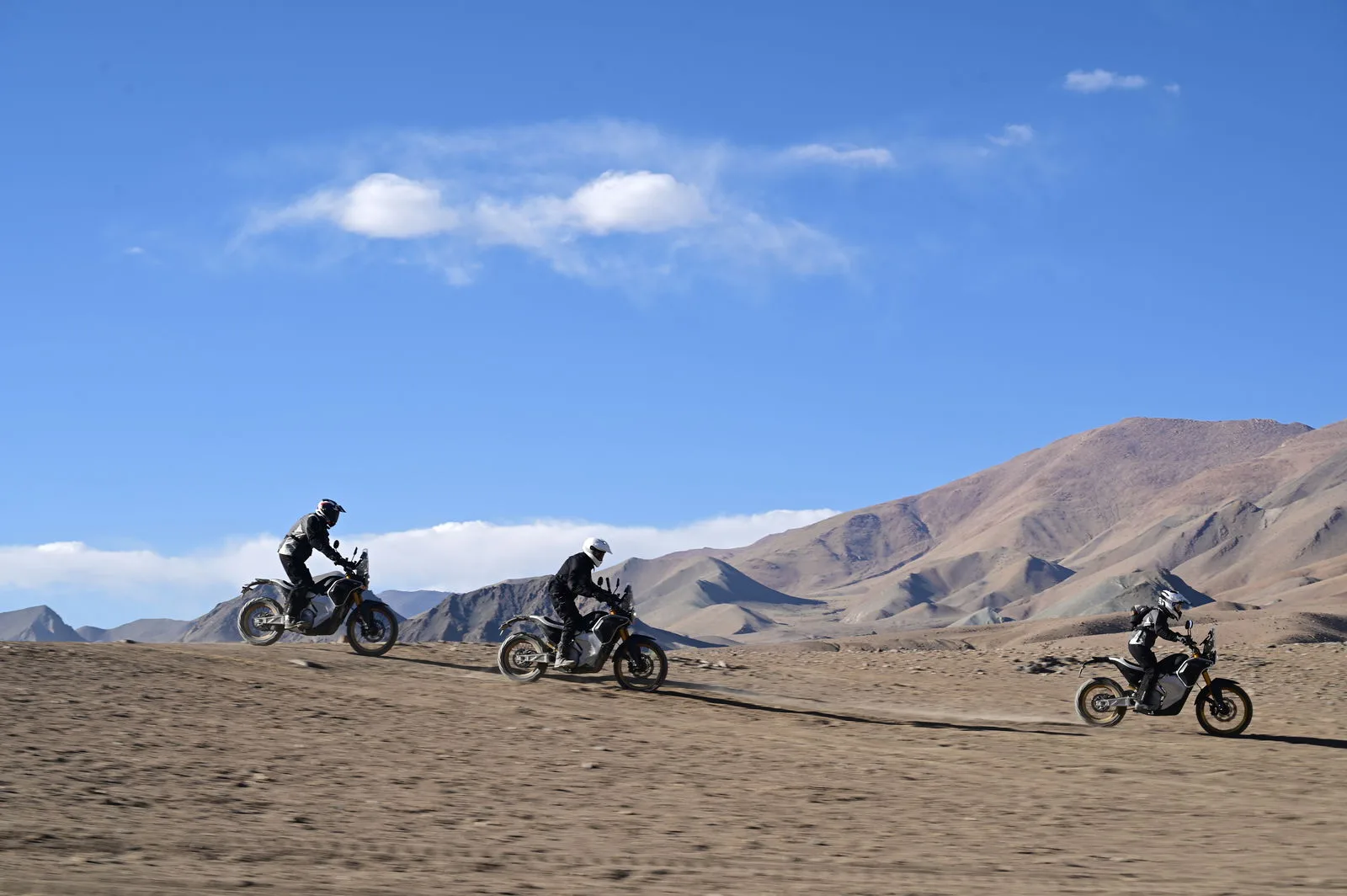 Royal Enfield elektromos Himalayan tesztelési titkai napvilágra kerültek! 2 Royal Enfield elektromos Himalayan tesztelési titkai napvilágra kerültek!