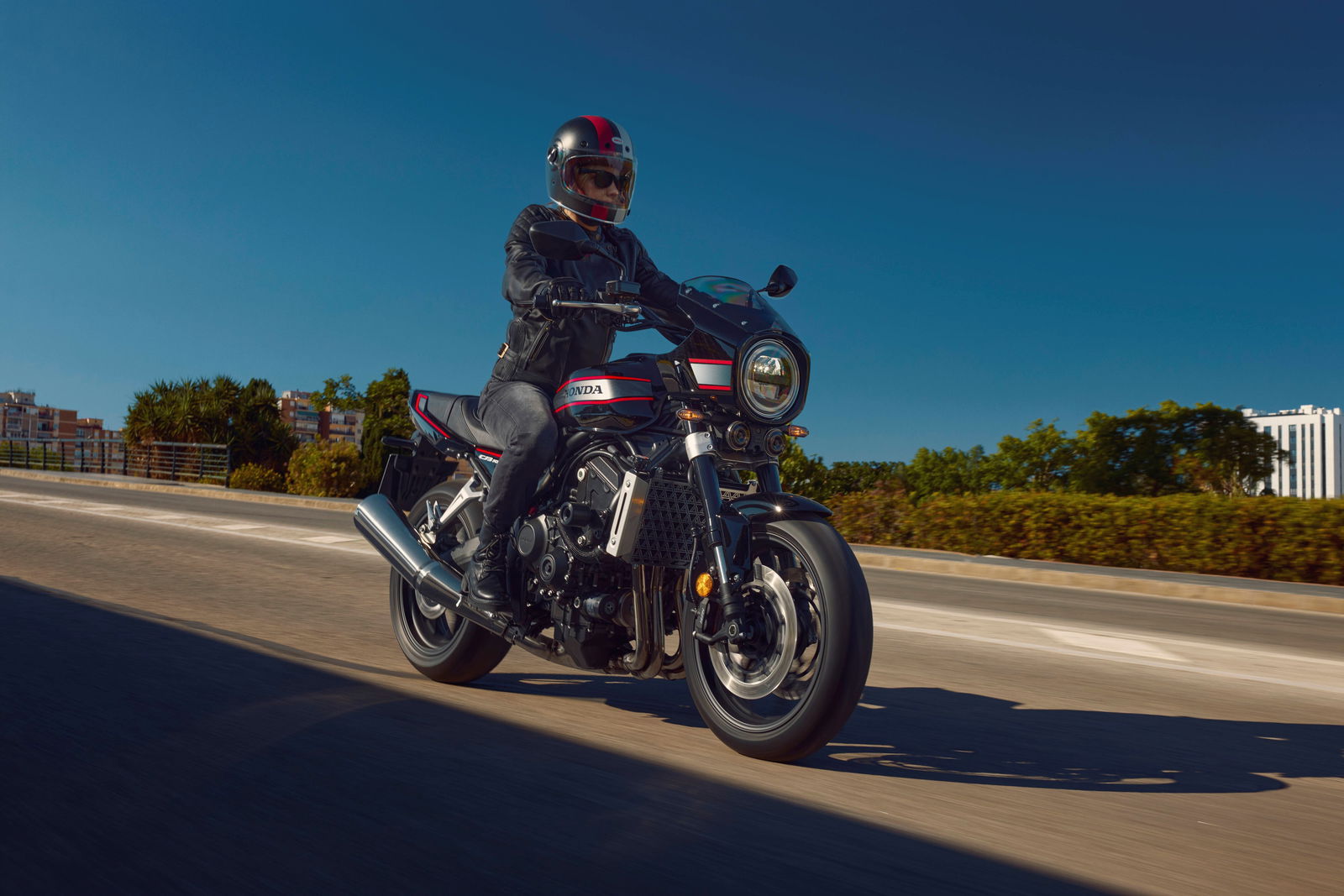 Honda bemutatja az új CB1000F-t három színben! 1 Honda bemutatja az új CB1000F-t három színben!