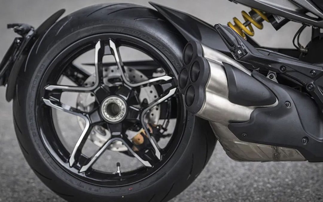 Zajkorlátozást sürgetnek a britek az autók miatt!