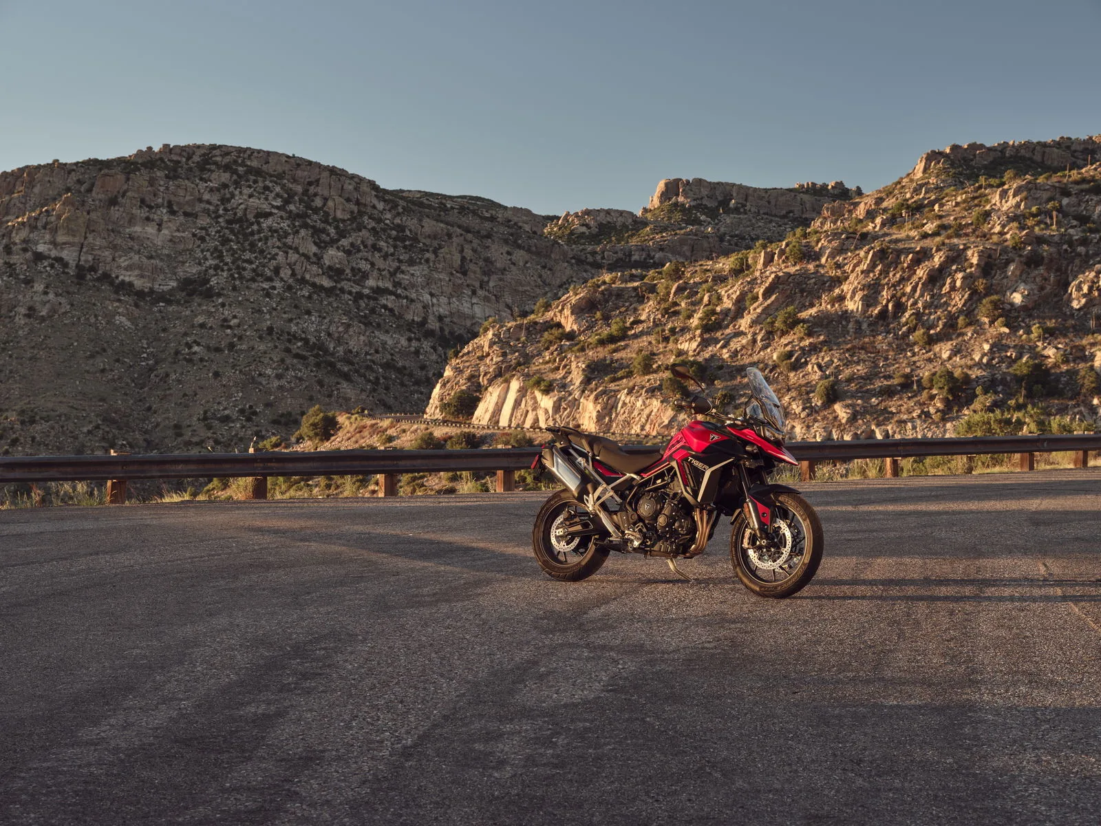 Tiger 900 GT Pro és Rally Pro: Ingyenes Akrapovic kipufogó! 1 Tiger 900 GT Pro és Rally Pro: Ingyenes Akrapovic kipufogó!