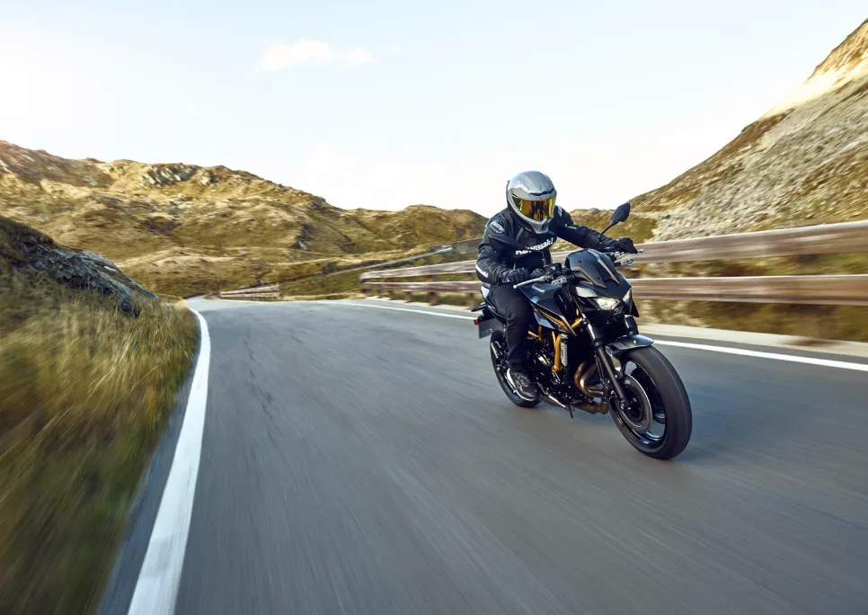 Új Kawasaki Z650 S: Friss technológia és kényelmi fejlesztések! 2 Új Kawasaki Z650 S: Friss technológia és kényelmi fejlesztések!