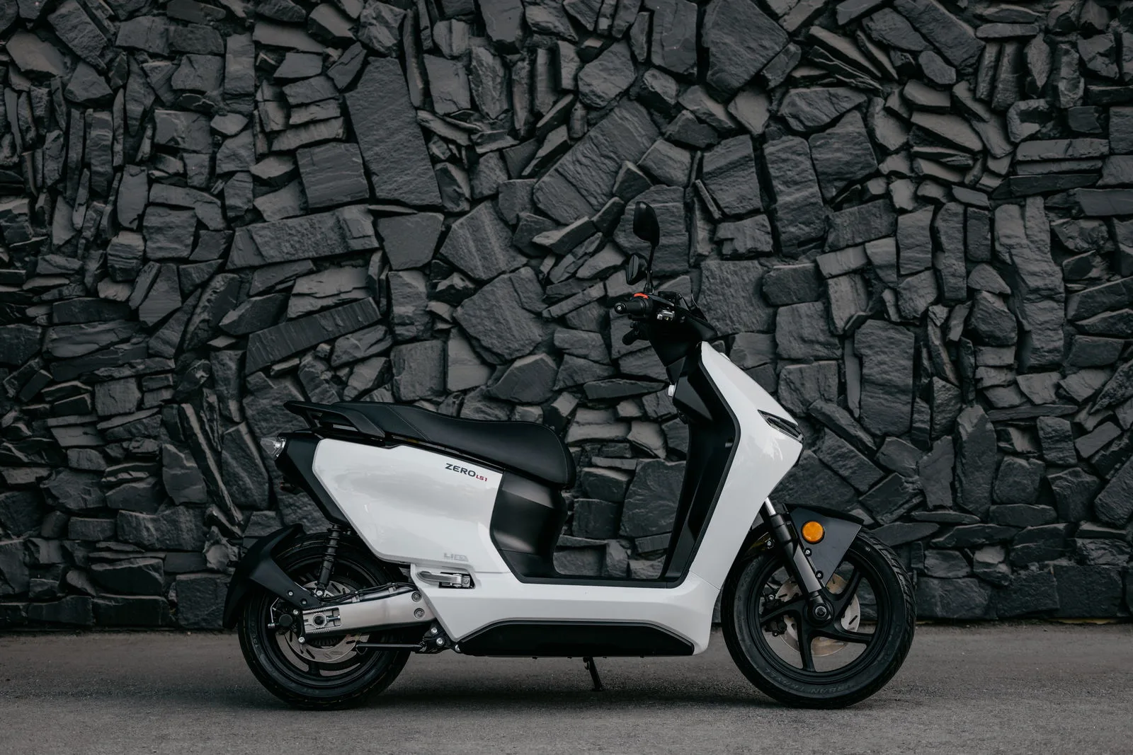 LS1 robogó: Új korszak a Zero Motorcycles-tól Európában! 2 LS1 robogó: Új korszak a Zero Motorcycles-tól Európában!