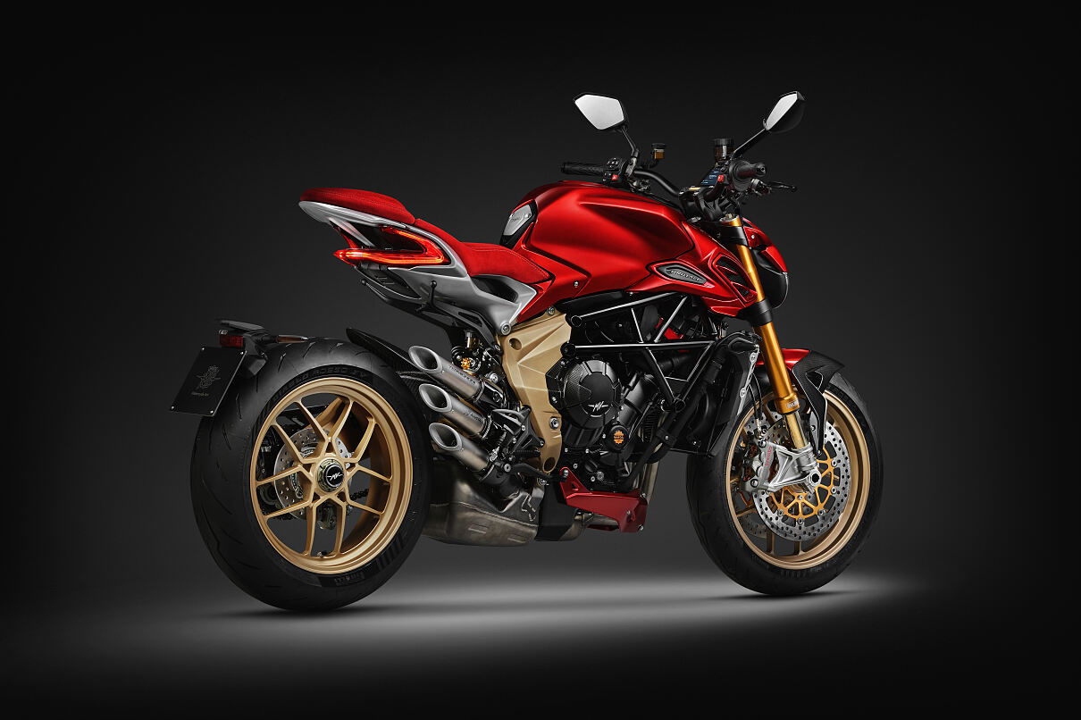 MV Agusta új öt hengeres motorját mutatja be 1 MV Agusta új öt hengeres motorját mutatja be!