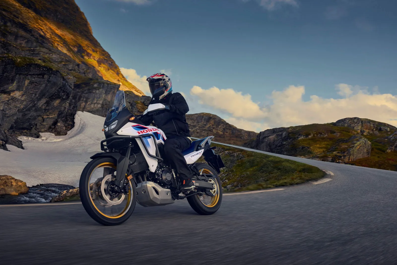 E-Clutch technológia a 2026-os Honda XL750 Transalpon! 2 E-Clutch technológia a 2026-os Honda XL750 Transalpon!
