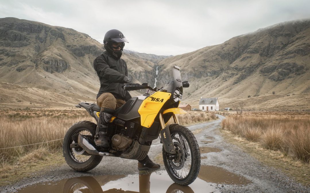 BSA bemutatja: Thunderbolt kalandmotor!