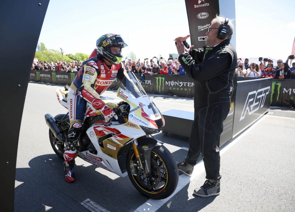 Isle of Man TT: John McGuinness még mindig verhetetlen