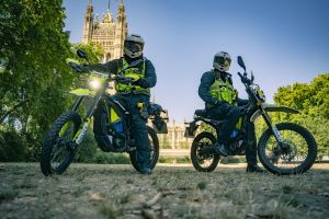 Főoldal 14 Sur-Ron motorokkal erősít a londoni rendőrség