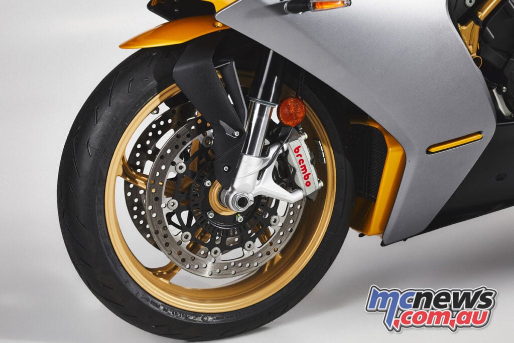 MV Agusta Superveloce frissítve 2021-re 8 5ad11dbb 2021 MV Agusta Superveloce 5