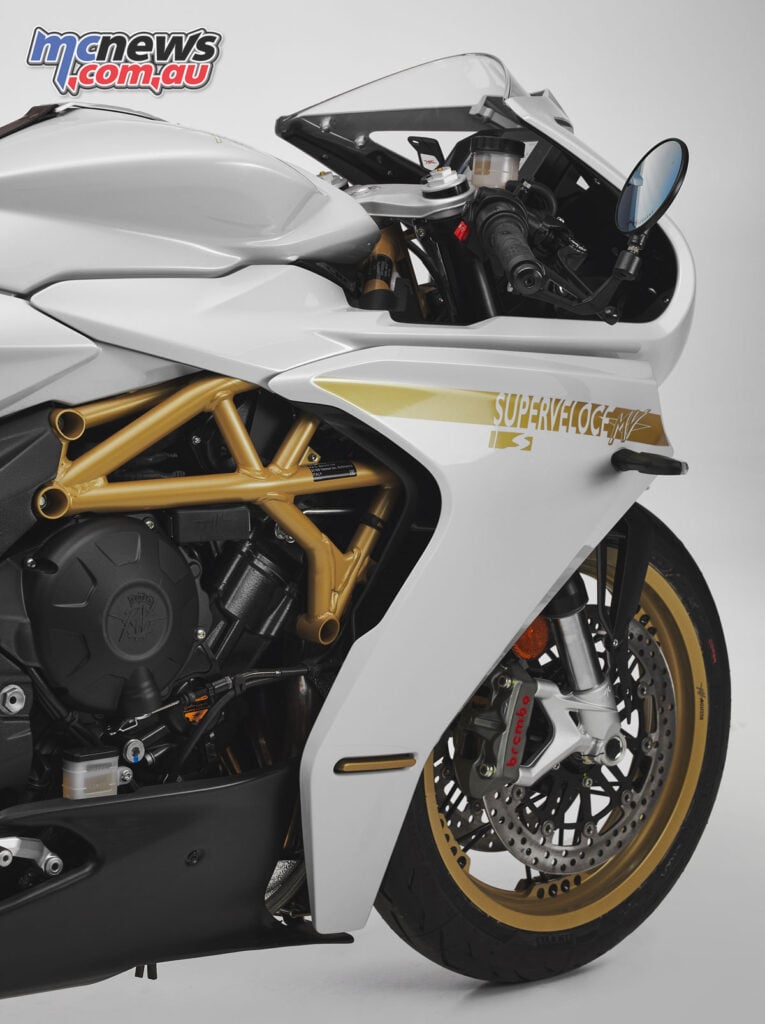 MV Agusta Superveloce frissítve 2021-re 3 f7deabce 2021 MV Agusta Superveloce S 4